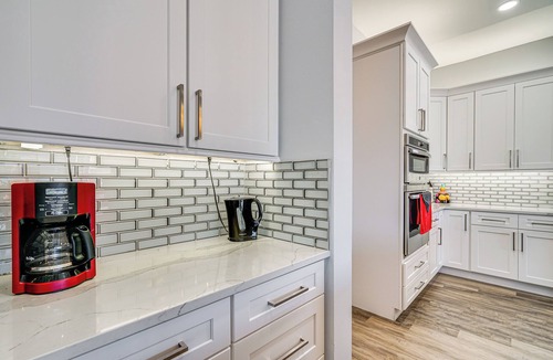 Yacht Club House | 4 bdrm house close to restaurants, beach, attractions and quick boating access