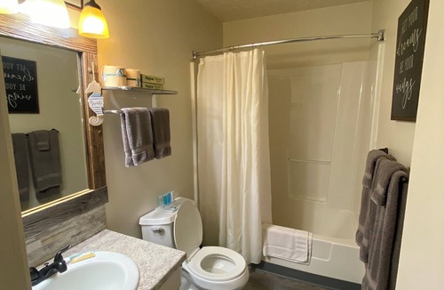 Cooksburg Apartment | 4-Beach Room