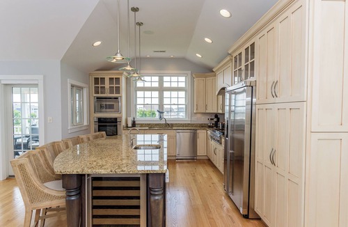 Selbyville House | 4 Bed, 4.5 bath Home in Verandah Bay Community! Close to Fenwick Island & Ocean City Beaches, Community Pool, Elevator, Free Wifi!