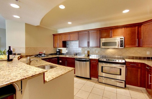 Holiday Isle Resort | 4 Bedroom Plus, Harbor View, on Destin Beach, Wyndham Emerald Grande!