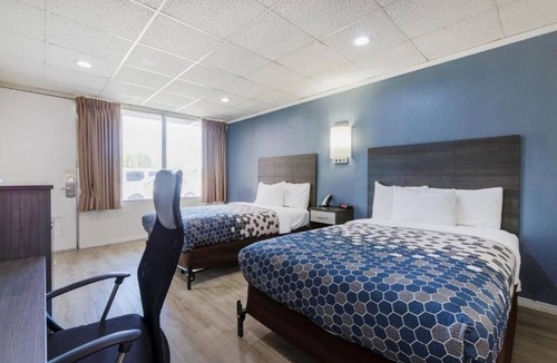 Wytheville Hotel | 4 Budget-Friendly Units Near Highway Junction | Parking Included, Pets Allowed