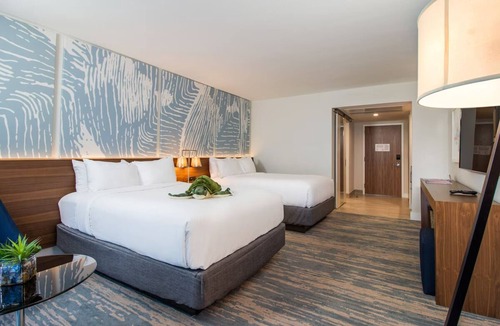 Central Beach Hotel | 4 Family Friendly Units | Outdoor Pool | Near Fort Lauderdale Beach - 0.3 miles