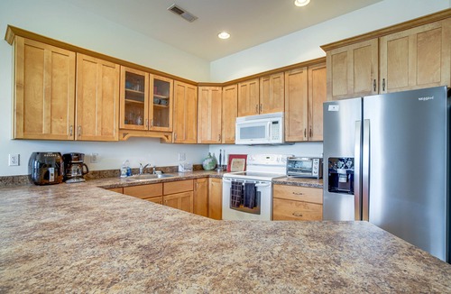 Villages of Five Points Condo | 4 Mi to Beaches: Pet-Friendly Lewes Condo!