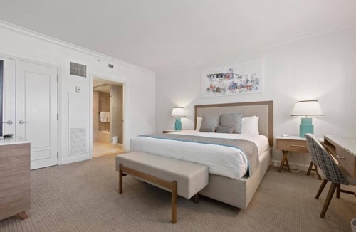 Central Beach Hotel | 4 Ocean View King Suites w/Balcony, Beach Access and Dining