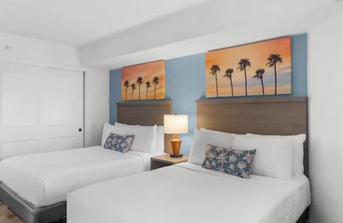 Myrtle Beach Hotel | 4 Units Condo with Ocean Views, Pools & Nearby Shopping and Dining