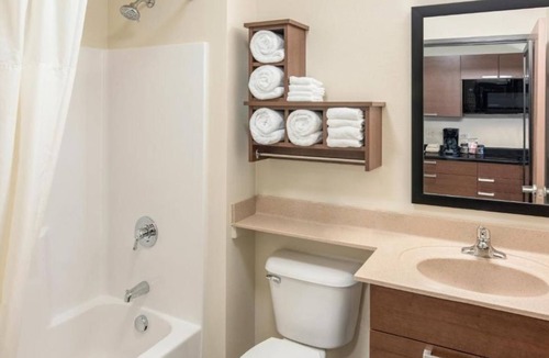 Lebanon Hotel | 4 Work-Friendly Rooms w/Kitchenette Perfect for Extended Stays