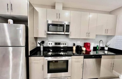 Logan Square Apartment | 405 Spacious and superior 1BDR APT in center city