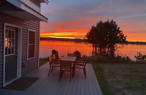 Alburg House | #48 Isle View - Sleeps 6, Sunsets & Beach