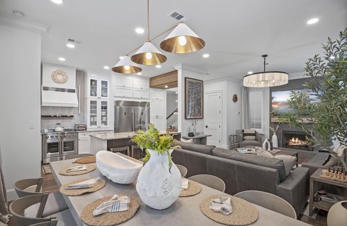 Holiday Isle House | 4BR Elegant Villa with Large Private Pool + Lake Views | Royal Villa