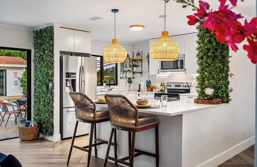 West Palm Beach House | 4BR Private Family Pool Getaway Near Beaches & Downtown