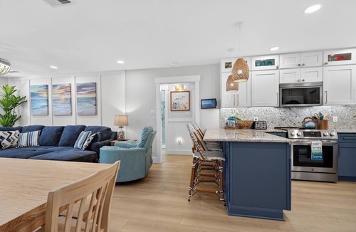Tranquil Harbour House | 4BR Relax-ready Island Escape, Pool, Pool House, Fully Linened