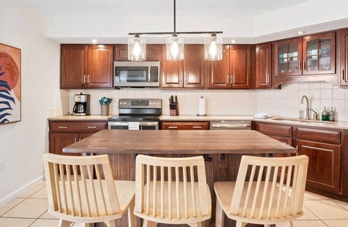 Whitfield House | 4BR Sarasota Retreat | Private Pool & Game Room!
