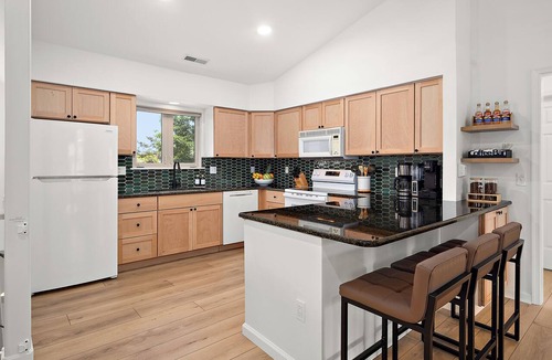 Plantations East Condo | 4BR Tranquil Waterfront Retreat, Lewes · 3 King Beds, Linens Included, Elevator