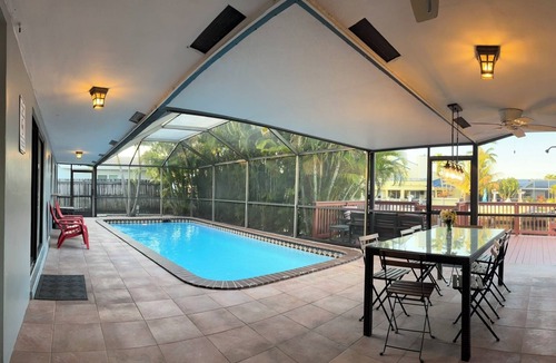 Coral Ridge Isles House | 4BR Waterfront Pool, Dock & Ocean Access. Fort Lauderdale close to Miami