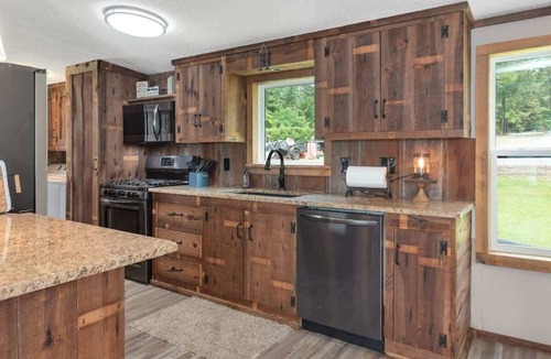 Henrico House | 5 Bdrm, 12 Bed w/Stunning Waterfront Views on LKG