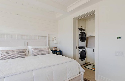 Nantucket Town Hotel | 5 bedroom, 7 bathroom