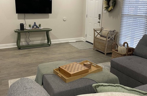 New Castle House | 5 Bedroom Townhome near UD campus