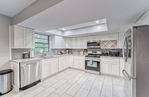 Temple Crest House | 5 Large Bedrooms | Game Room | Patio