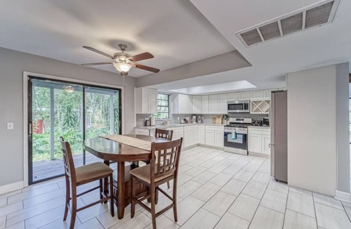 Temple Crest House | 5 Large Bedrooms | Game Room | Patio