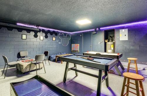 Lindfields House | 5 Mi to Disney! Family Getaway w/Poolside Oasis