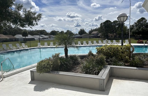 Lutz House | 5 min to the mall, great restaurants! Family sized house, fire-pit, Pet Friendly