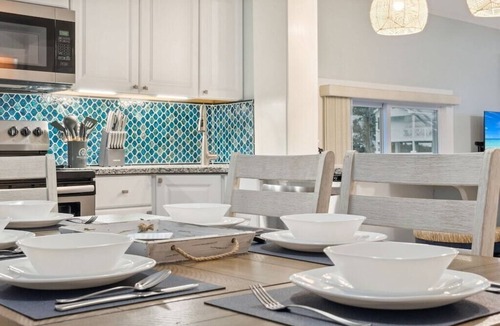 Holiday Beach House | 5 min walk to Beach~Sleeps 12~Arcade Games~4 Bdrm