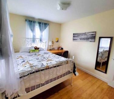 Rockville House | 5 star Room/Close to town center and everything/5 min walk metro