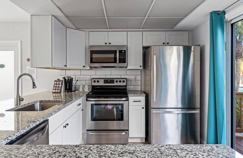 Englewood House | 50 steps to uncrowded beach - 2 king beds - Pac Man arcade - summer beach fun!