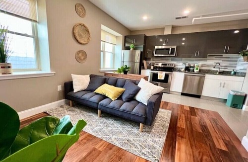 Logan Square Apartment | 501 Cozy and Comfy 1BR apartment in center city