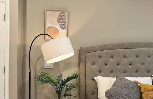Logan Square Apartment | 508 Urban Lifestyle king bed APT in Center CITY