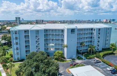 Island Estate Apartment | 610 ISLAND WAY CONDO UNIT 206