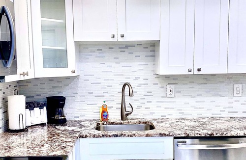 Victoria Park Apartment | 630A FLL Private Apt.- 1.5 mi to Beach & Las Olas
