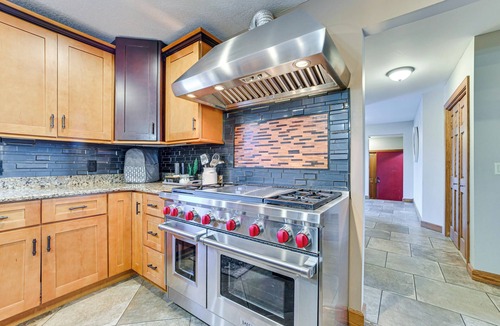 Rapid City House | 7,000 Sq Ft! Private Rapid City Estate w/Pool