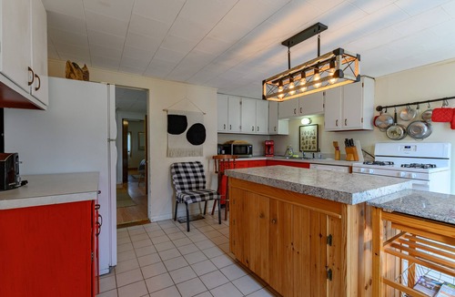 Bakers Mills House | 7 minutes to Gore Mountain skiing, 4 bdrm, sleeps 10