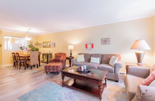 Hilton Head Island Condo | 71 Springwood Villas - 2 Bedroom Springwood Condo near Coligny, Tennis