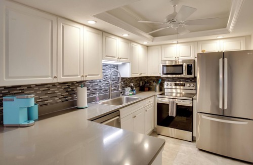 McGregor Condo | 8 Mi to Beach: Modern Condo in Fort Myers!