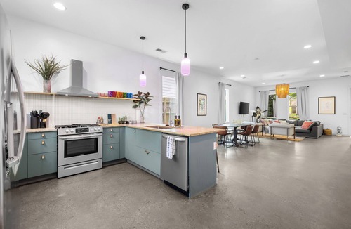 East Nashville House | 8 Min to Broadway-Fenced Yard-Walkable East Nash
