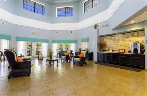 West Kissimmee Condo | 9.1 miles from Disney World, Sleeps 8-10, heated pool, hot tub, private balcony