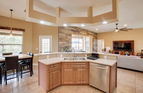Diplomat House | 9 Mi to Downtown Fort Myers: Home w/Lanai + Grill
