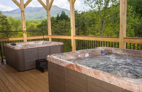 Pittman Center Cabin | 948 m² Cabin ∙ 14 bedrooms ∙ 44 guests