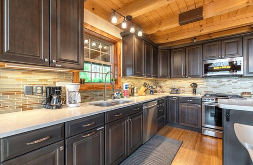 Sugar Grove Cabin | A Mtn Frame of Mind- Mountain View, Hot Tub, Game Room, Pet Friendly