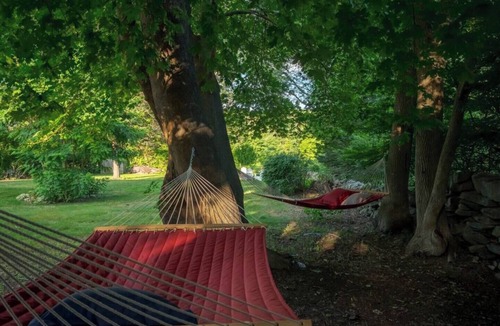 Stonington Apartment | A Mystic Stay as Sweet as Apple Pie!