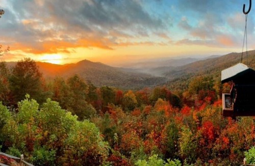 Purlear Cabin | A Private Mountain Retreat with Stunning Views, Cozy Spaces, and Rustic Elegance
