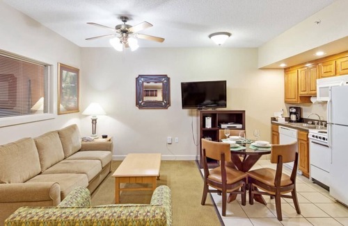 Pittman Center House | A Vacation Day Is Always A Great Idea! 3 Serene Units, Golf, Near Cooter's Place