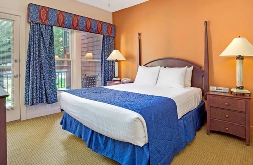 Pittman Center House | A Vacation Day Is Always A Great Idea! 3 Serene Units, Golf, Near Cooter's Place