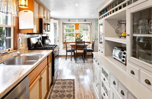 Wareham Center House | A Wave from it All: Swift's Beach Wareham