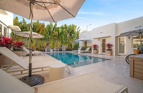 North Beach House | Acquavilla Family 4BR Pool Villa Steps to the Beach