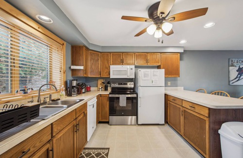 North Creek House | Adirondack Retreat | Heated Pool + Game Room with Billards + Foosball | Cloud