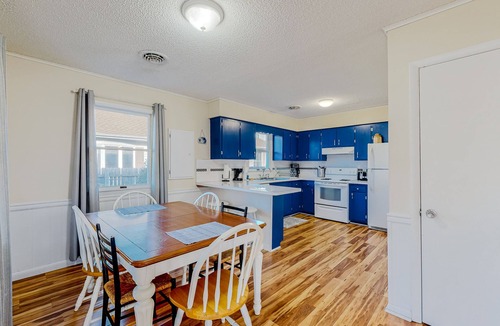 Dodds Addition House | Adorable dog-friendly beach home close to Rehoboth with screened porch & grill