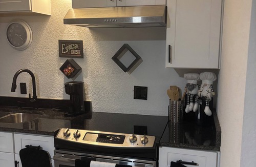 Mount Dora Apartment | Adorable studio with private entrance & patio area in charming Mount Dora